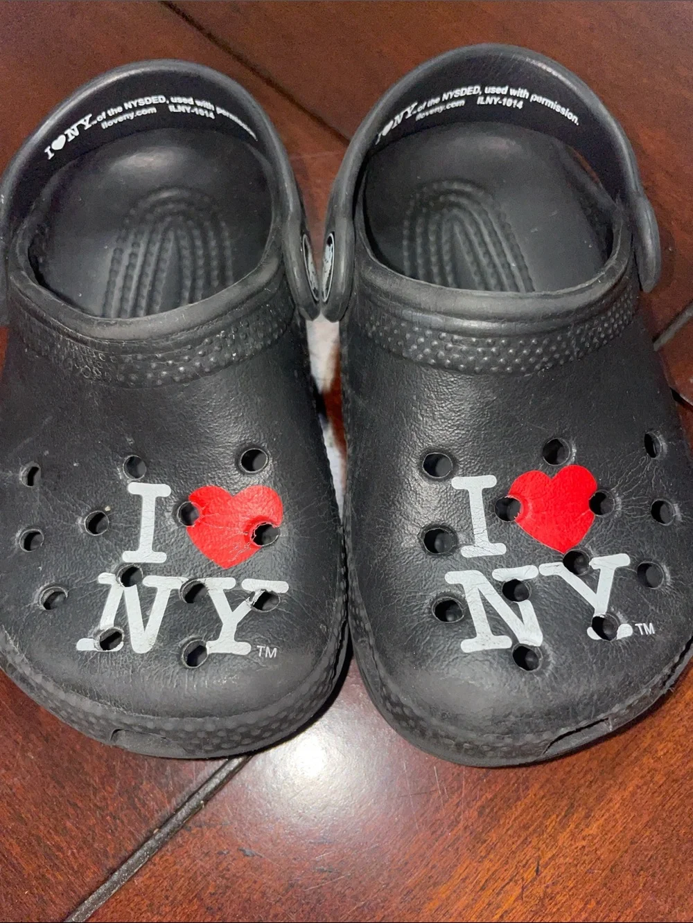 CROCS Toddler Kids Black I ❤️ NY Clog Sandals size 6/7